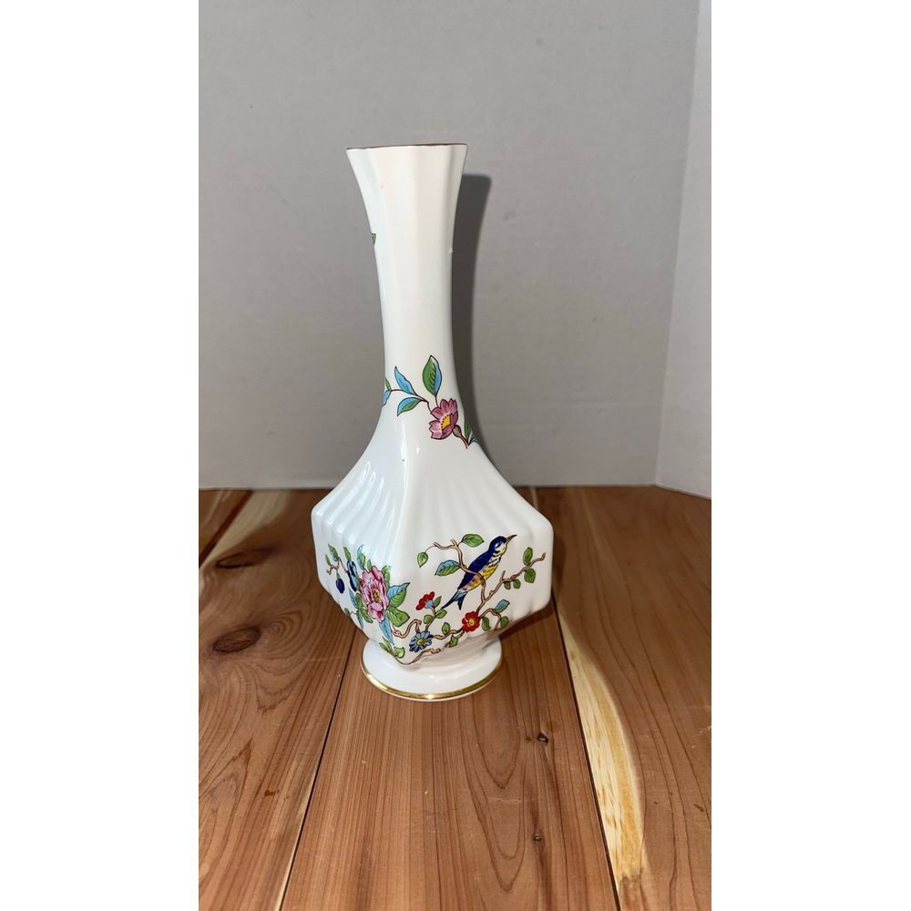 Aynsley pembroke 7 Inch vase England Fine Bone China